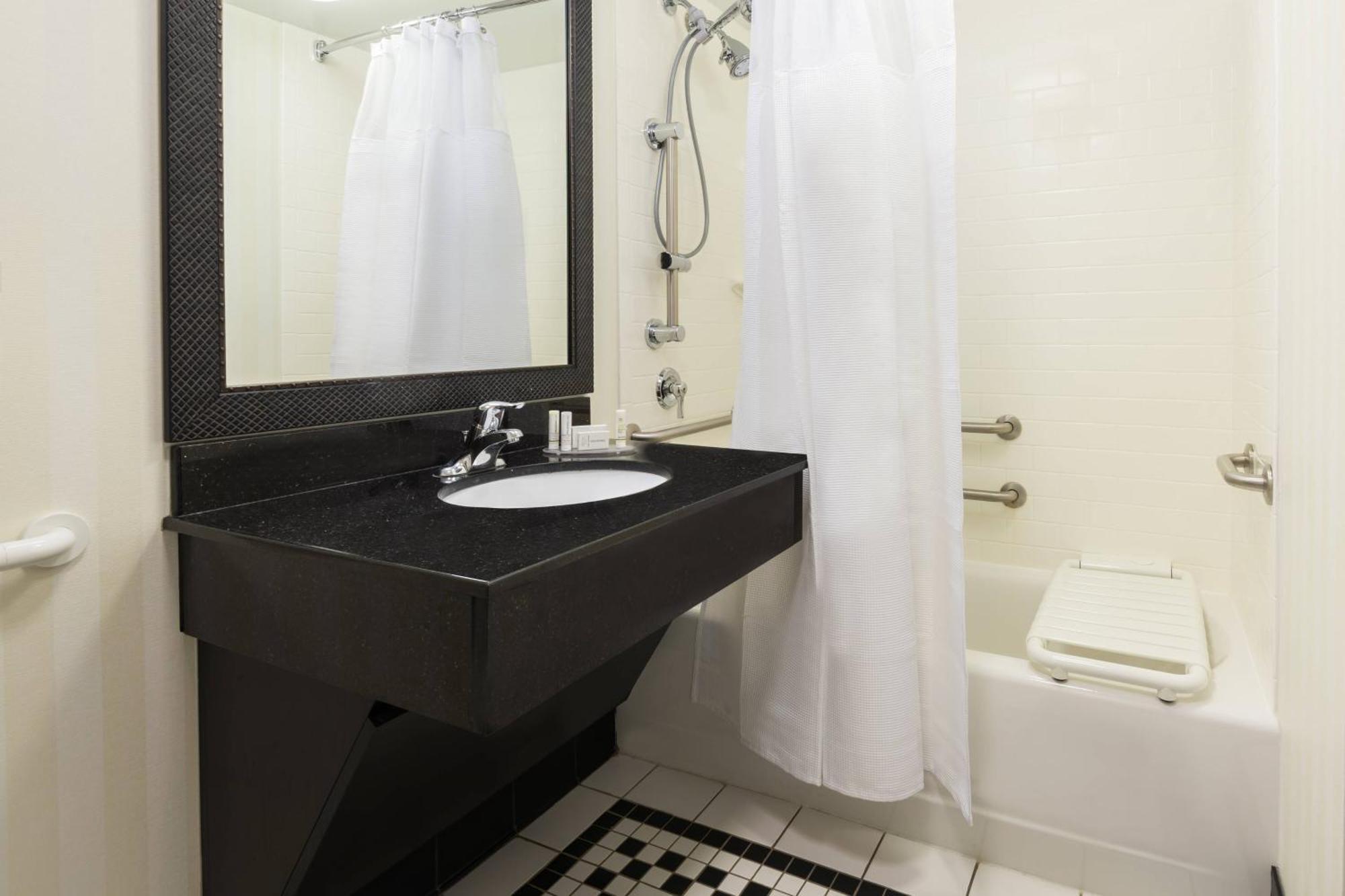 Fairfield Inn & Suites - Buffalo Airport Cheektowaga Esterno foto
