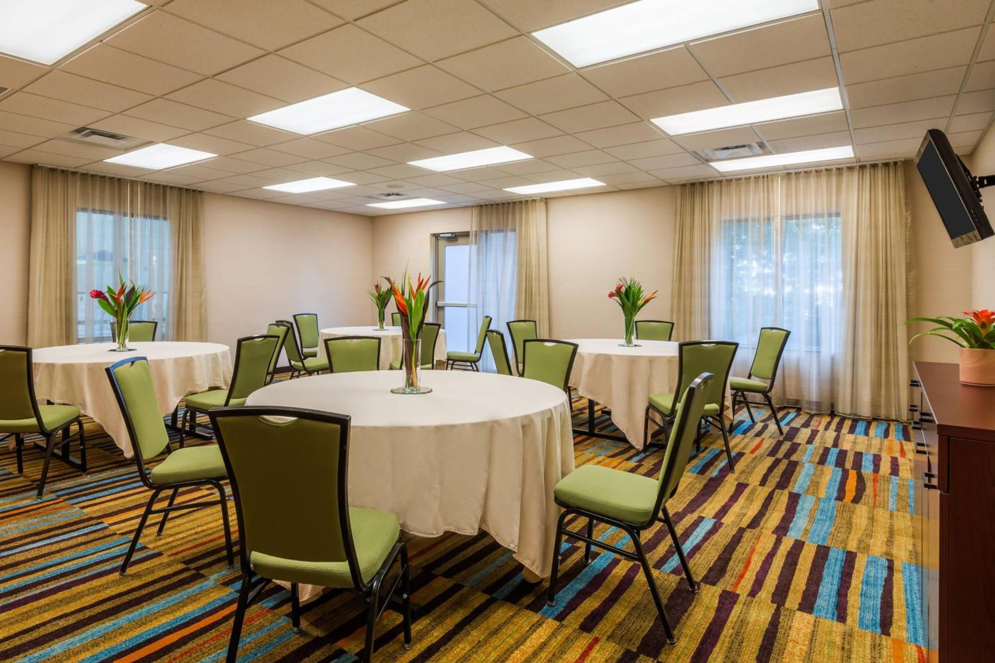 Fairfield Inn & Suites - Buffalo Airport Cheektowaga Esterno foto
